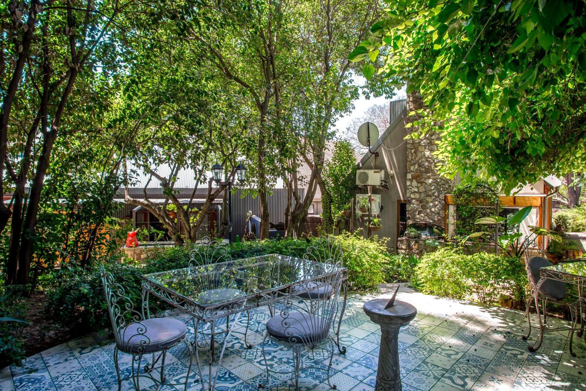 Festina Lente Guesthouse Johannesburg Dış mekan fotoğraf